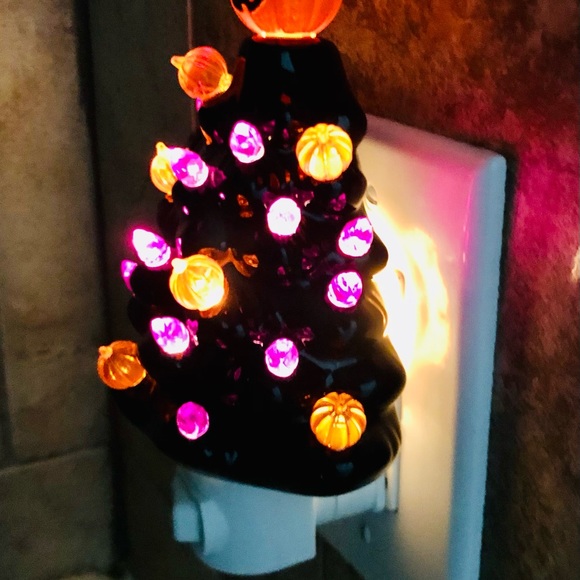 Halloween Bubble Tree Night Light, New - Picture 3 of 16